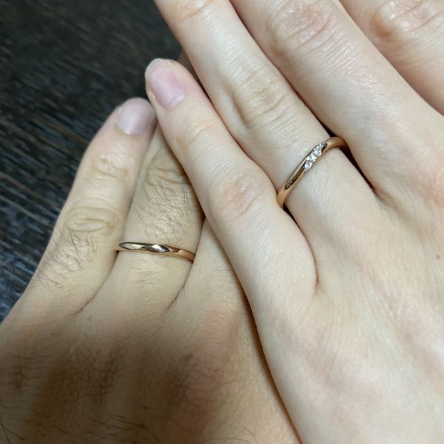 【俄(にわか)の口コミ】 少しウネリがあるデザインと、つけた感じがサラッと気持ちよく、価格も満…