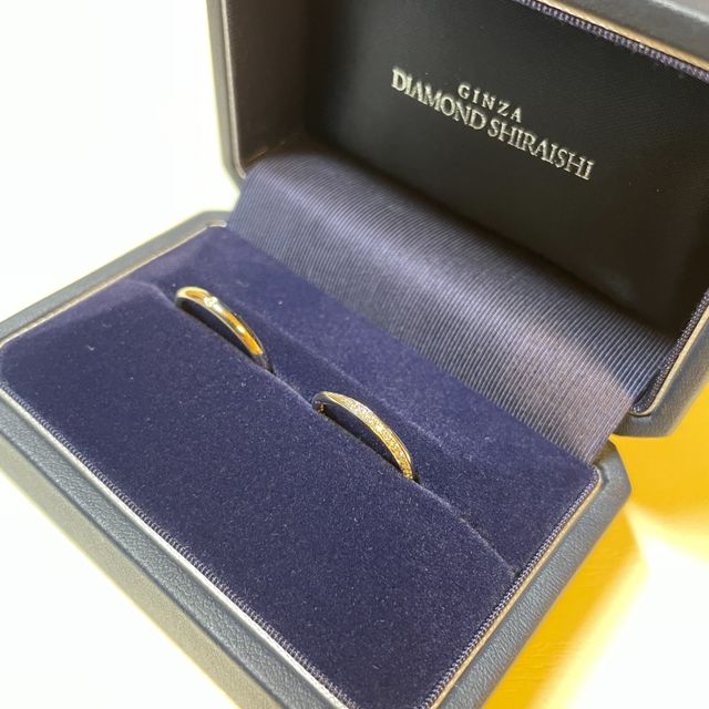 【銀座ダイヤモンドシライシの口コミ】 6号の細い指でしたので、
ダイヤモンドも細長く散りばめたデザインにしま…