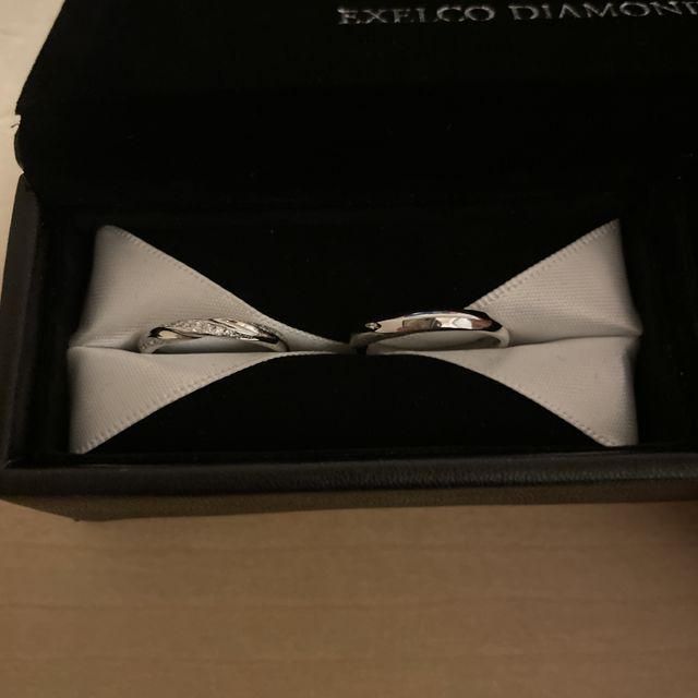 【エクセルコダイヤモンド(EXELCO DIAMOND)の口コミ】 お揃いの種類にしたかったので、このデザインにしました。シンプルすぎる…