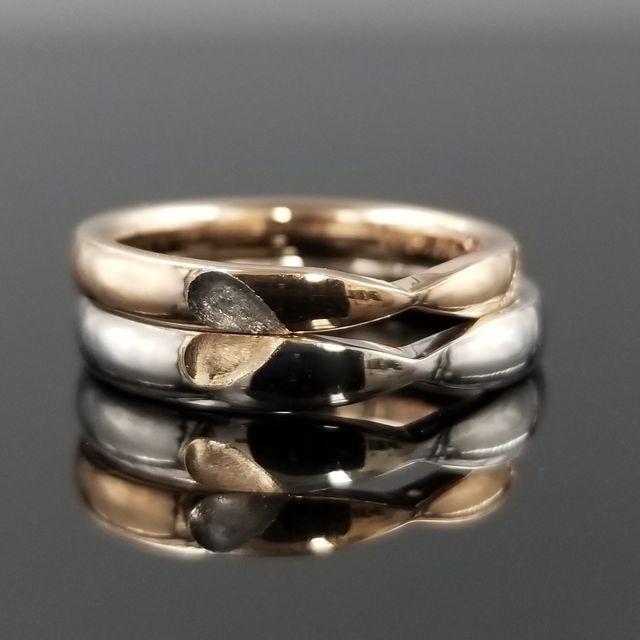 【TANZO.(鍛造指輪)の口コミ】 フルオーダーメイドで自分たちの好みの指輪をこだわって作れるところ。特…