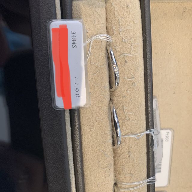 【俄(にわか)の口コミ】 素材はpt950。
他のブランドと比較して細見であまり重厚感はないので、フ…