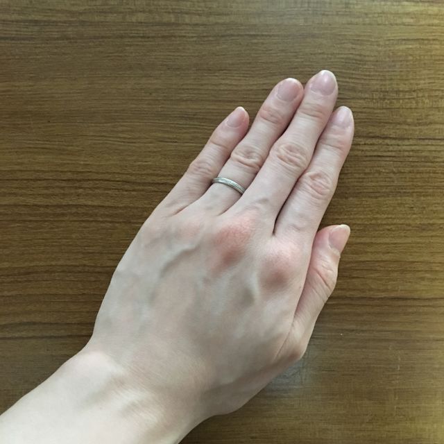 【Joie de treat.(ジョア・ドゥ・トリート)の口コミ】 マリッジリングなので、ずっとはめておくと考えると、華奢で、指にフィッ…