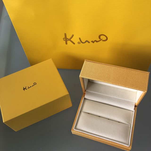 【ケイウノ ブライダル(K.UNO BRIDAL)の口コミ】 ゼクシィのサイトでこの指輪を見つました。
ウェーブがかったデザインで、…