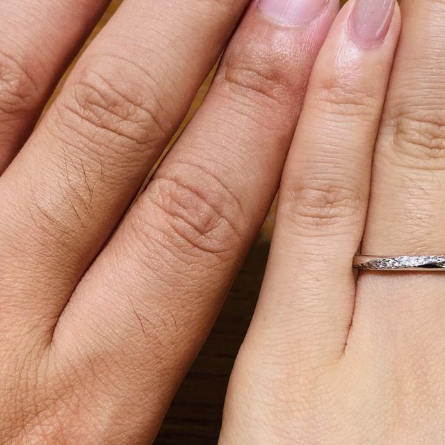 【TRECENTI(トレセンテ)の口コミ】 他の指輪より細身で、つけたときに綺麗に見えました。男性で太めの指輪が…