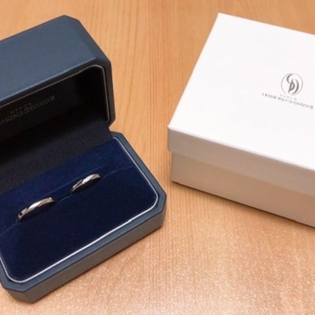 【銀座ダイヤモンドシライシの口コミ】 とても丁寧に対応してくださいました。
女性側は華やかすぎず落ち着いたデ…