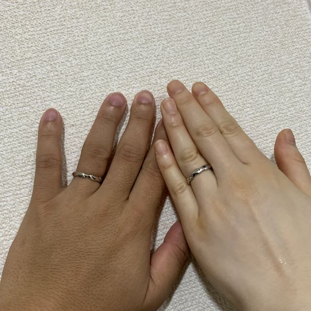 【俄(にわか)の口コミ】 指輪のデザインは周りがつけてなさそうな俄の梟を選びました。また石のつ…