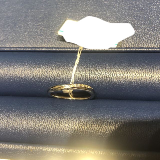 【銀座ダイヤモンドシライシの口コミ】 指輪の幅と同じ大きさのダイヤモンドがついていると、キラキラし過ぎてい…