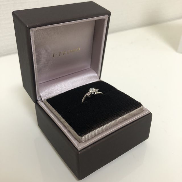 【アイプリモ(I-PRIMO)の口コミ】 1番の決め手は両隣にあるピンクダイヤモンドである、多少値段は張ったが、…