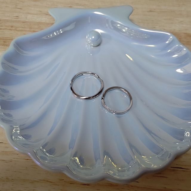 【TOMOE(トモエ)の口コミ】 結婚指輪はシンプルなものを想像していましたが、実際に試着してみるとダ…