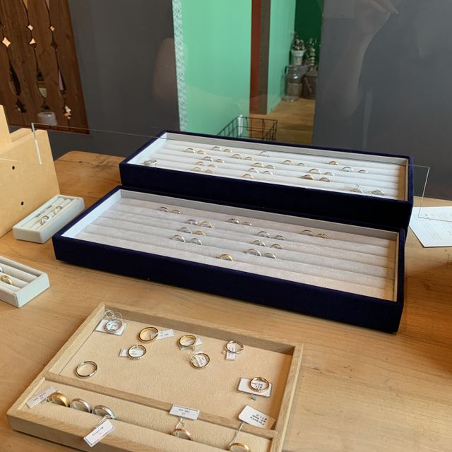 【ith(イズ)の口コミ】 【デザインについて】
仕事では指輪をつけない為、私服に合う指輪を探して…