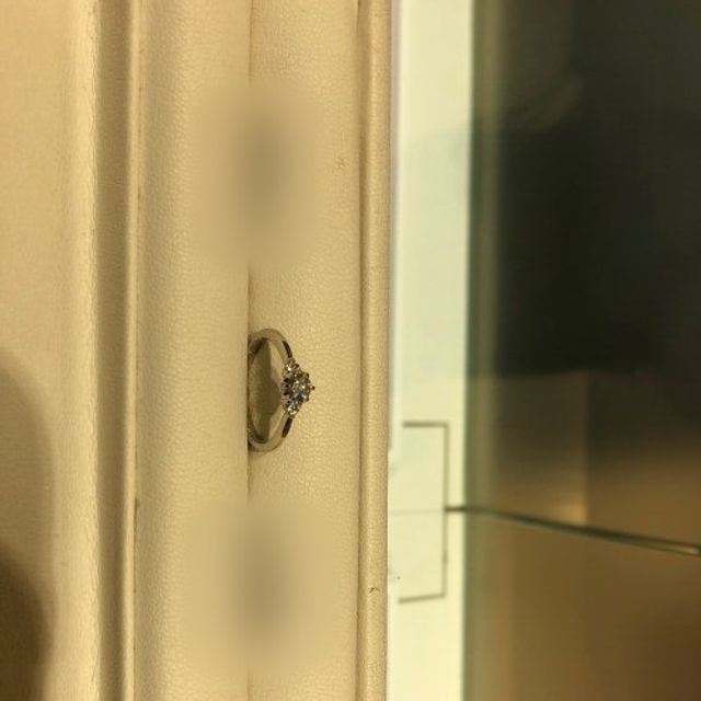 【サマンサティアラブライダル(Samantha Tiara Bridal)の口コミ】 大きなセンターのダイヤモンドのサイドにメレダイヤの付いたオーソドック…