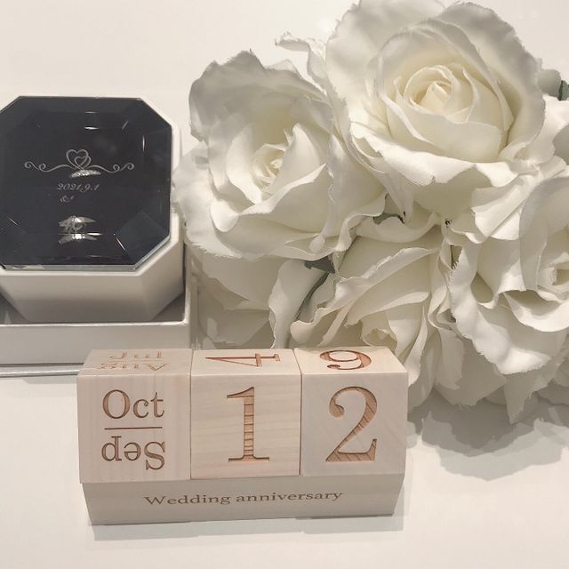 【4℃ BRIDAL(ヨンドシーブライダル)の口コミ】 デザインと素材です。
指が太いのがコンプレックスなので、ウェーブデザイ…