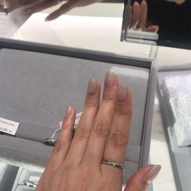 【ヴァンドーム青山(VENDOME AOYAMA)の口コミ】 ダイヤモンドが前面に配置されて、クロスされた繊細なデザイン。指を長く…