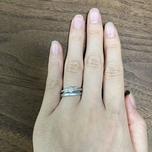 【TANZO.(鍛造指輪)の口コミ】 結婚指輪については石のついていないデザインもシンプルな指輪を探してい…
