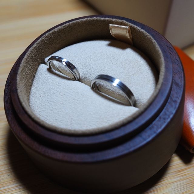 【COLANY(コラニー)の口コミ】 何店舗か周り幾つかの指輪を選んでみて、一番つけ心地が良く指にとてもフ…