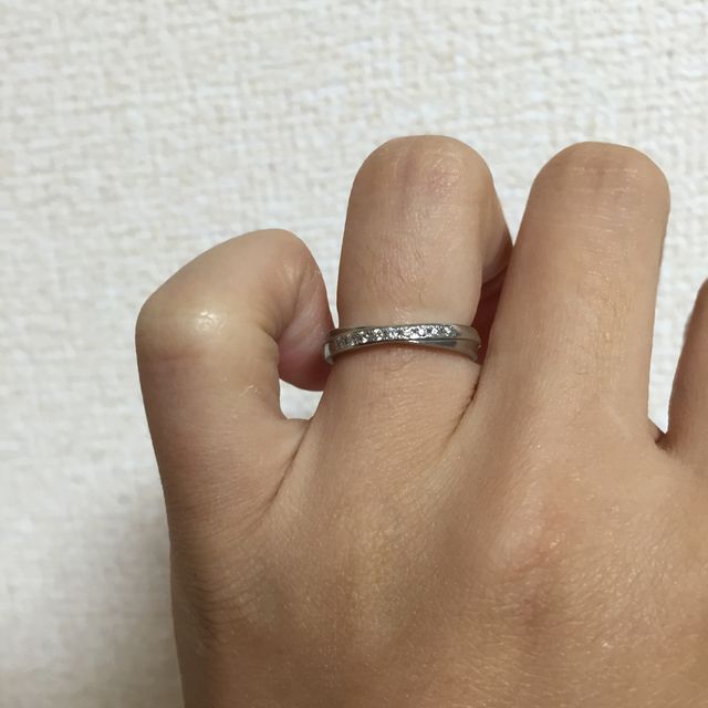 【１／ｆ エフブンノイチの口コミ】 デザインがシンプル過ぎず、派手すぎずで良かった。あまり厚みがないので…