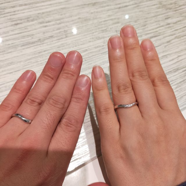 【TRECENTI(トレセンテ)の口コミ】 Ｖ字が手の甲のラインにピッタリと合っていて、つけている事を忘れるよう…