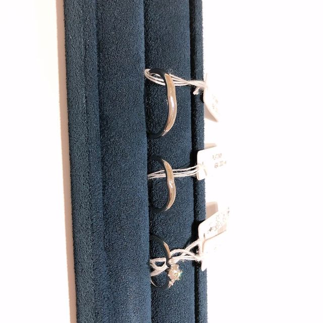 【銀座ダイヤモンドシライシの口コミ】 指先が上品に見え、少しカーブがかかっていてオシャレだったため。普段指…