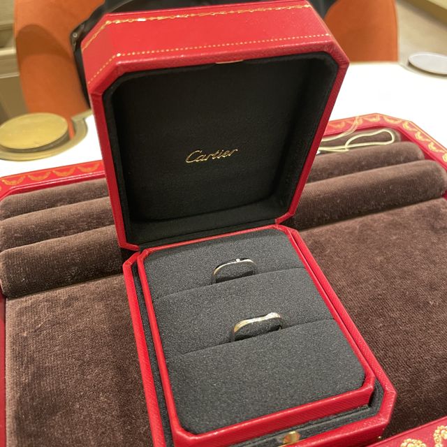 【カルティエ(Cartier)の口コミ】 憧れのブランドで購入したくて、外資系のブランドを検討していました。
シ…