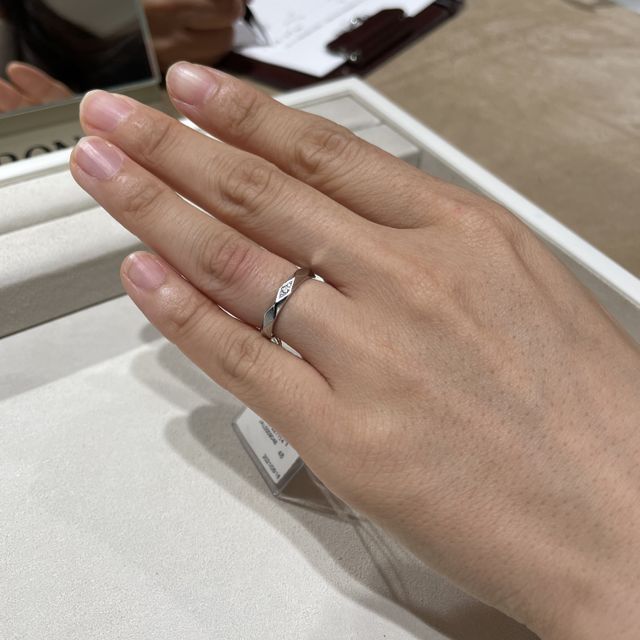 【ブシュロン(BOUCHERON)の口コミ】 雑誌で見ていてずっと憧れだったリングでした。
実際見てみると思った以上…