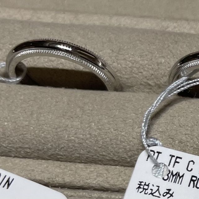 【ティファニー(Tiffany & Co.)の口コミ】 ミル打ちのデザインを見せていただきました。
とても繊細なデザインで気に…