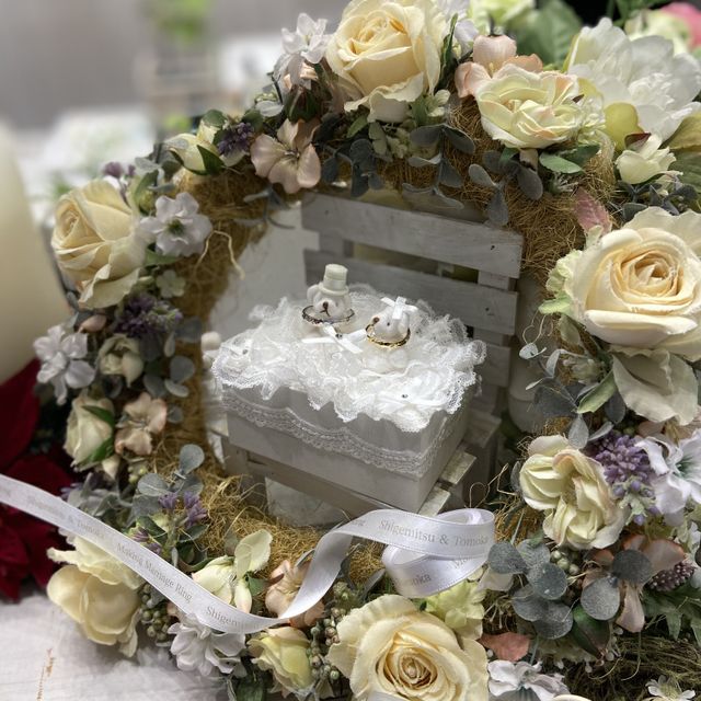 【Hamri(ハムリ)の口コミ】 ハンマー加工されているのがとても可愛いです。内側には、プロポーズした8…