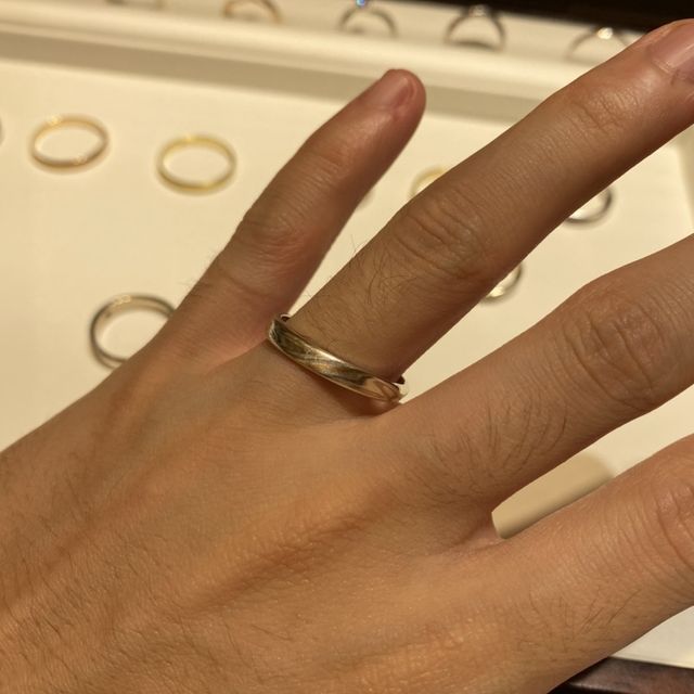 【杢目金屋(もくめがねや)の口コミ】 色の違ういくつもの貴金属を重ね合わせた木目金が特徴的な指輪です！シン…