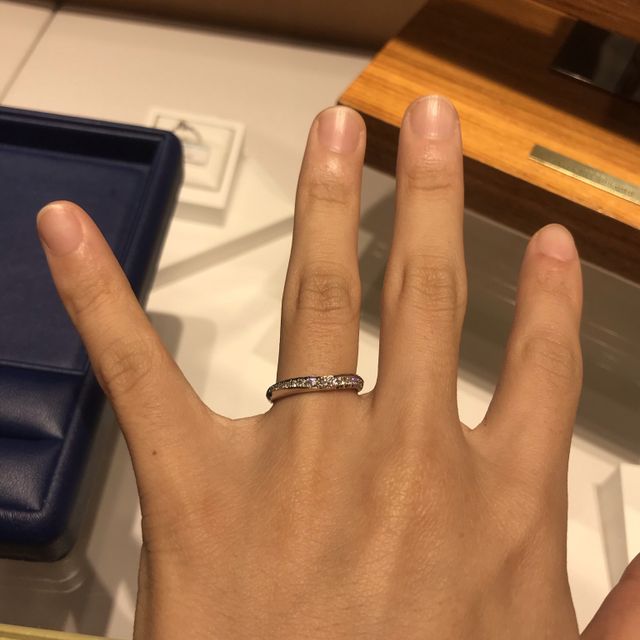 【銀座ダイヤモンドシライシの口コミ】 間違いなく、一目惚れです！！何個も指輪を見に行きましたが、4店舗で素敵…