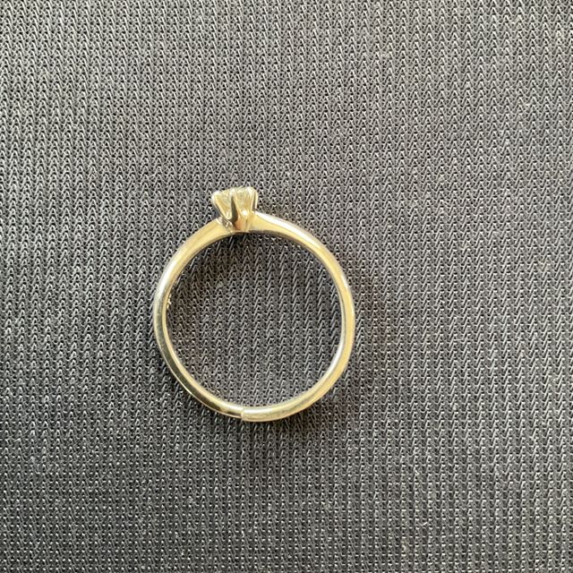 【銀座ダイヤモンドシライシの口コミ】 指輪のデザインやダイヤモンドの品質が非常に気に入りました。
また、対応…