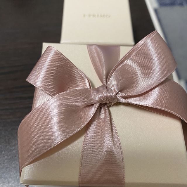 【アイプリモ(I-PRIMO)の口コミ】 ストレートで王道のタイプ、キラキラ光るものが良くてこれに決めました。
…