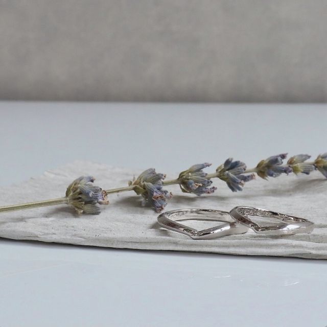 【鶴(mikoto)の口コミ】 完全フルオーダーだからこその指輪のデザインで完成ができました。
デザイ…