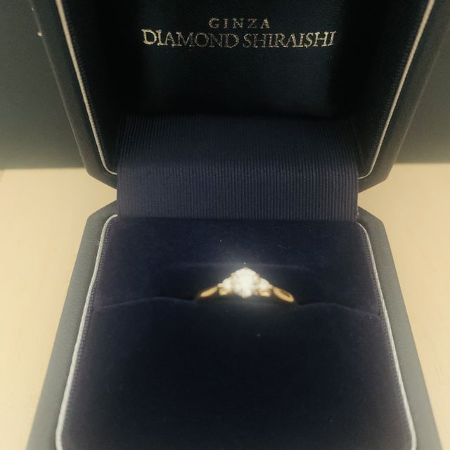 【銀座ダイヤモンドシライシの口コミ】 彼が王道タイプの形が良い、私がリングをイエローゴールドが良いという希…