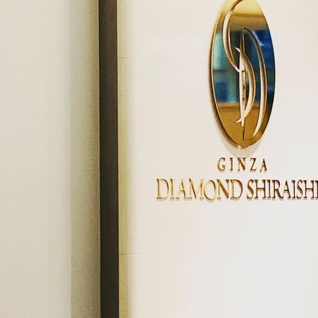 【銀座ダイヤモンドシライシの口コミ】 彼が王道タイプの形が良い、私がリングをイエローゴールドが良いという希…