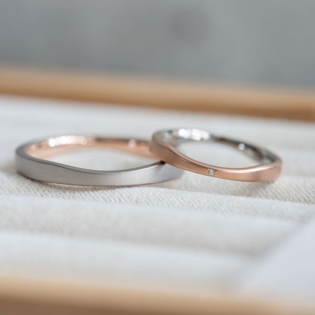 【Cayof(カヨフ)の口コミ】 指輪のデザインとミックス素材が決め手でした。
デザインは他ではあまり見…