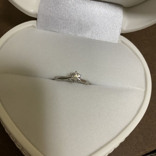 【ENUOVE(イノーヴェ)の口コミ】 彼女の好みがシンプルなデザインとのことだったので、イメージをお店の方…