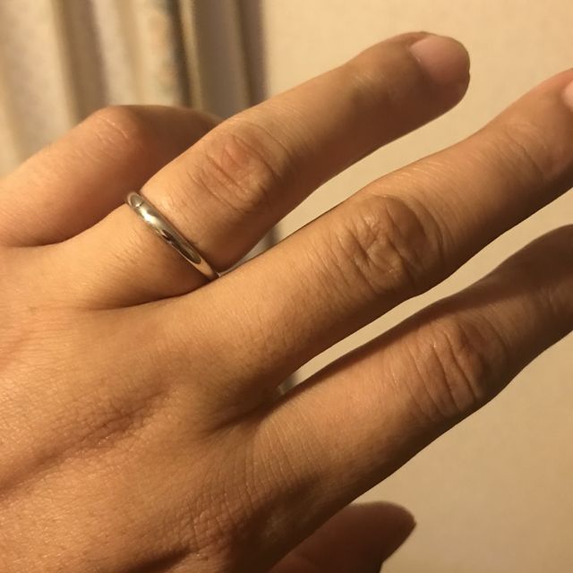 【4℃ BRIDAL(ヨンドシーブライダル)の口コミ】 シンプルだけどラインがお洒落でした。

価格もお手頃で、ペアリングを重…