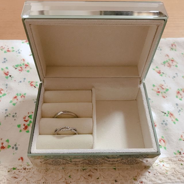【ヴァンドーム青山(VENDOME AOYAMA)の口コミ】 ハーフエタニティの指輪を探していて、こちらを試着した際、レース模様が…