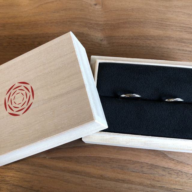 【出雲結(いずもゆい)の口コミ】 実際に指輪を見ていく中でこのデザインが1番かわいいと感じました。男性の…