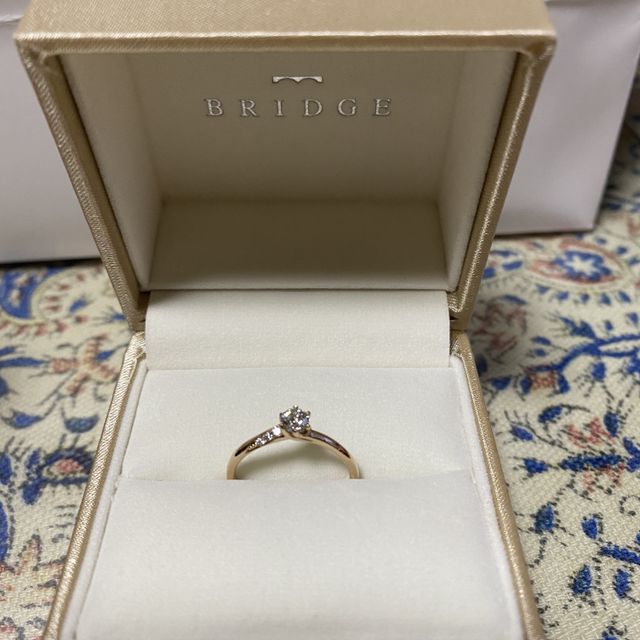 【BRIDGE(ブリッジ)の口コミ】 シンプルなデザインで探していて、シンプル且つ華やかなデザインが好みだ…