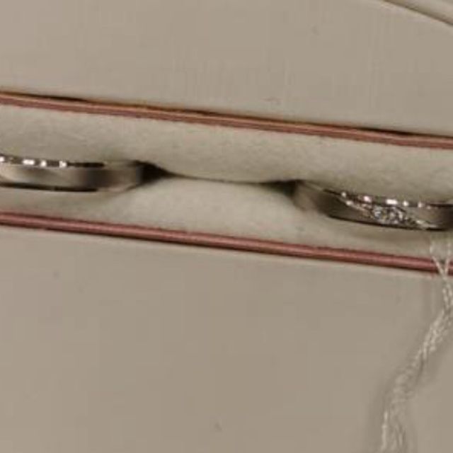 【ジュエリーネモトの口コミ】 シンプルで飽きの来ないデザインで一生涯付ける結婚指輪には最適だと思い…