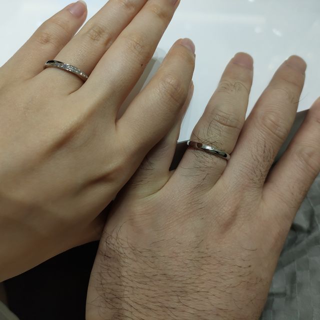 【4℃ BRIDAL(ヨンドシーブライダル)の口コミ】 デザインはとてもいろんな種類があり、ストレートタイプだけでも気に入っ…