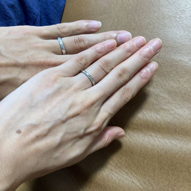 【CRAFY(クラフィ)の口コミ】 プラチナで細身かつ少し変わったデザインがいいなーと考えていました。当…