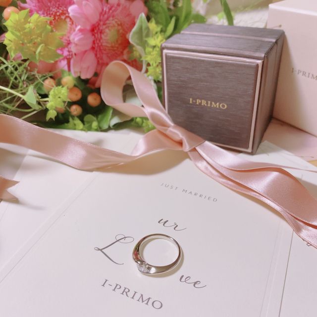 【アイプリモ(I-PRIMO)の口コミ】 一般的な結婚指輪と違い、横から見た時にダイヤモンドがリングに覆われて…