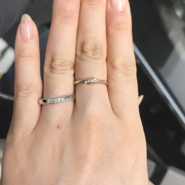 【エクセルコダイヤモンド(EXELCO DIAMOND)の口コミ】 ミル打ちのデザインが気になり来店！
自社一貫性でダイヤモンドを仕上げて…