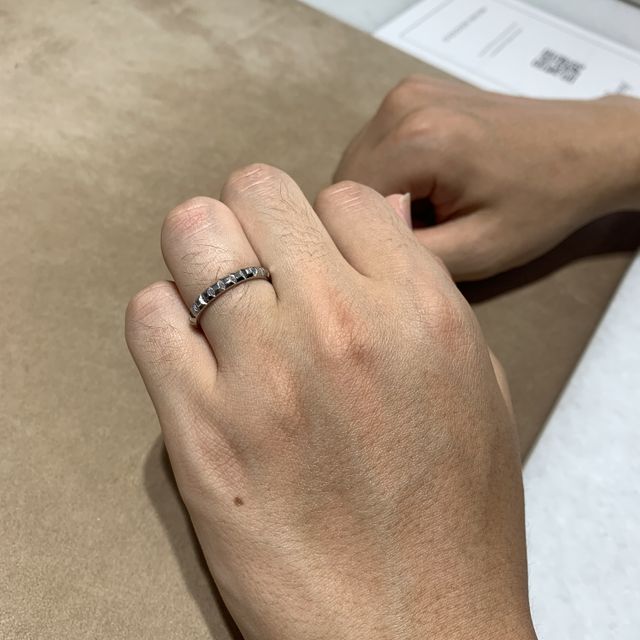 【ブシュロン(BOUCHERON)の口コミ】 クルドパリの指輪です。ブシュロンならではのデザインでした。男性も女性…