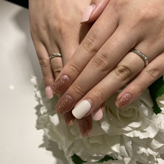 【4℃ BRIDAL(ヨンドシーブライダル)の口コミ】 どこから見てもキラキラしているデザインだったのでこちらの指輪にしまし…