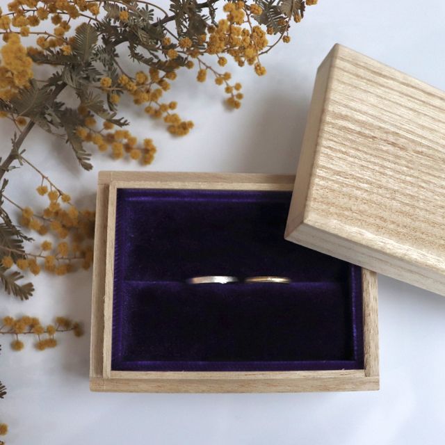 【鶴(mikoto)の口コミ】 男性の指輪は参考デザインの中で気に入ったものをさらにマット加工が素敵…