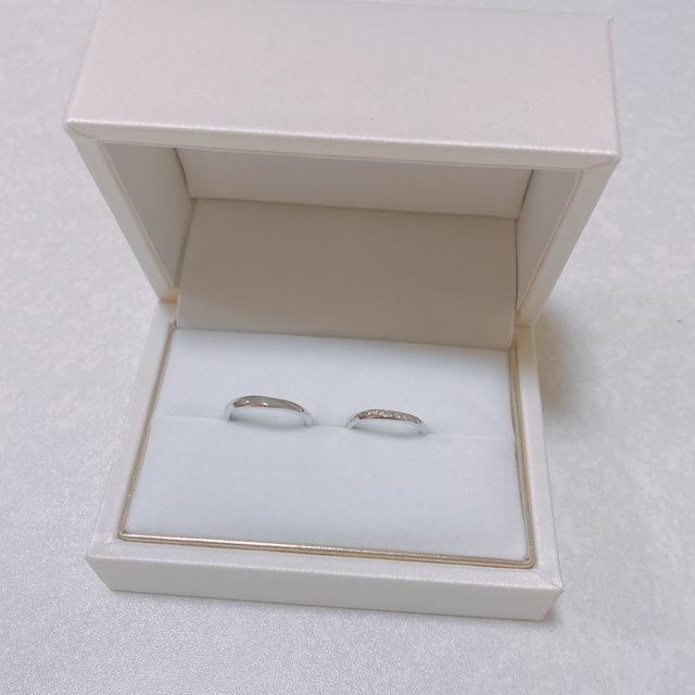 【宝寿堂(ほうじゅどう)の口コミ】 はめた瞬間にこれがいいと
直感で観じました。
Vラインで指が細く見えるの…