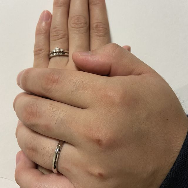 【4℃ BRIDAL(ヨンドシーブライダル)の口コミ】 エンゲージリングと合うような結婚指輪を探しました！
どれも素敵でしたが…