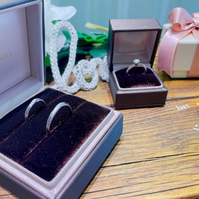 【アイプリモ(I-PRIMO)の口コミ】 指輪の細さや派手すぎないデザインにしました。また、婚約指輪とうまく合…